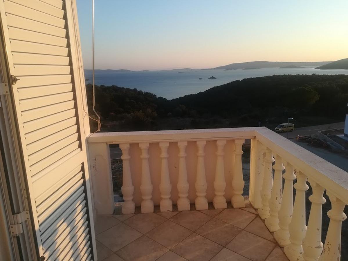Apartments Barisic Hrvatskih Zrtava 404 Seget Vranjica Трогир Екстериор снимка